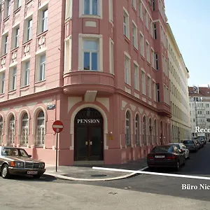 2* מלון דירות Hotel Liechtenstein Apartments II